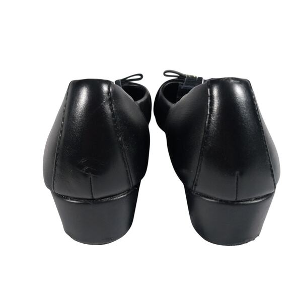 NWOT-1 SHOW! ANNE KLEIN! BLACK VEGAN LEATHER & PATENT LEATHER BOW HEELS! SZ 8.5M - Picture 8 of 10